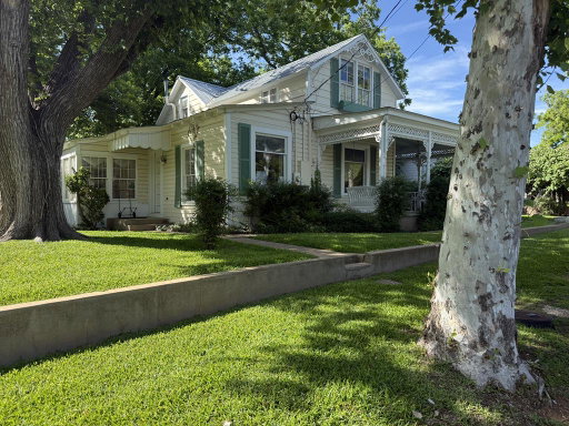 listing main photo