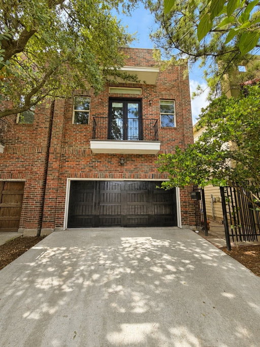 listing main photo