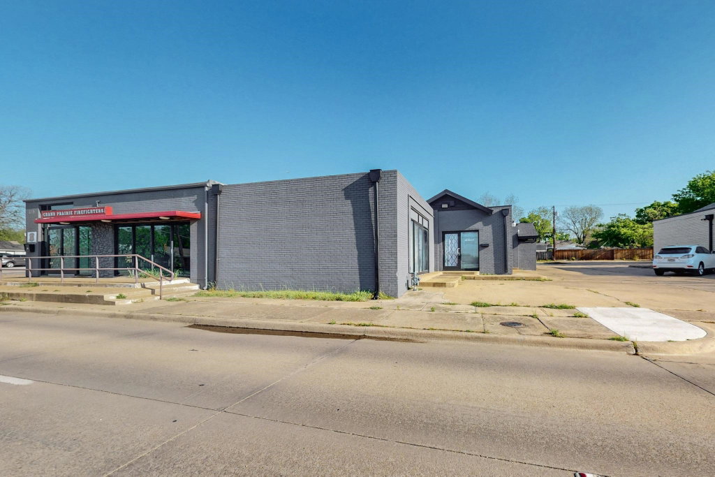 630 Dalworth St, Grand Prairie, TX 75050