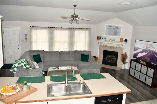 listing main photo
