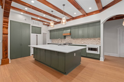listing main photo