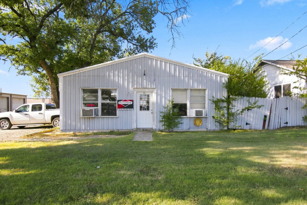 205 W 4Th St, Justin, TX 76247