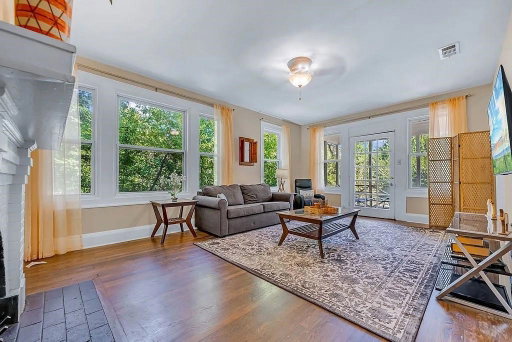 listing main photo