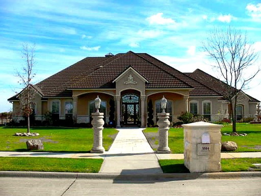 listing main photo