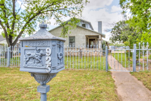 listing main photo