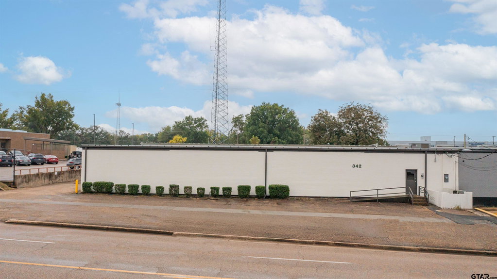 342 W Cotton St, Longview, TX 75602