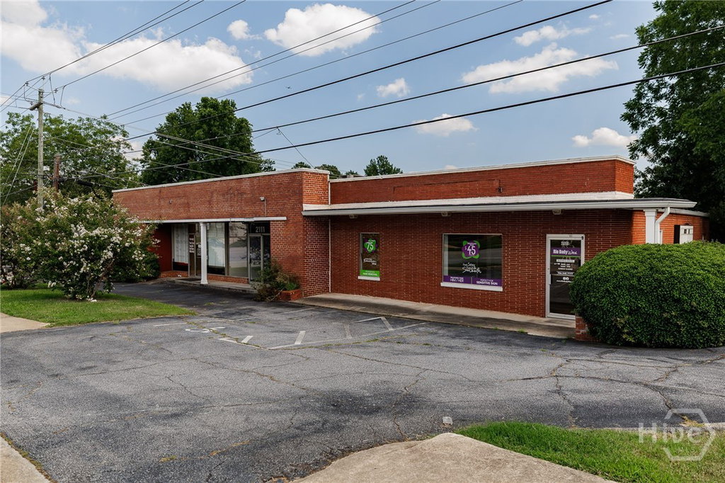 2109 W Broad St, Athens, GA 30606