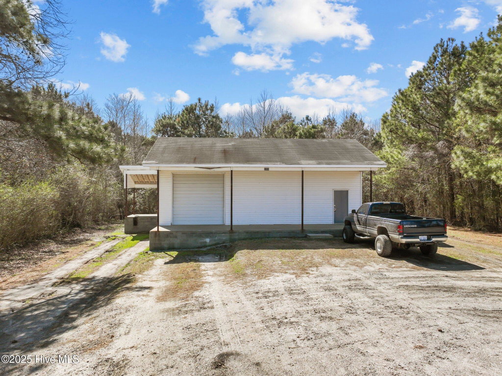 3934 Caratoke Hwy, Barco, NC 27917