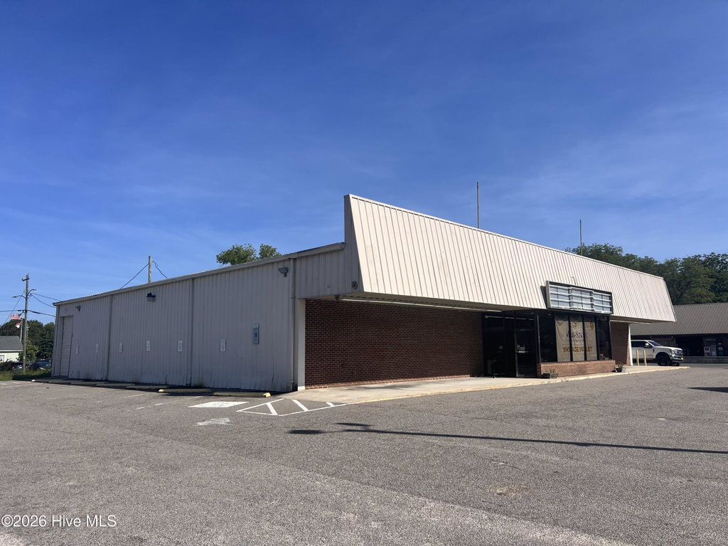 177 N Sycamore St, Aberdeen, NC 28315
