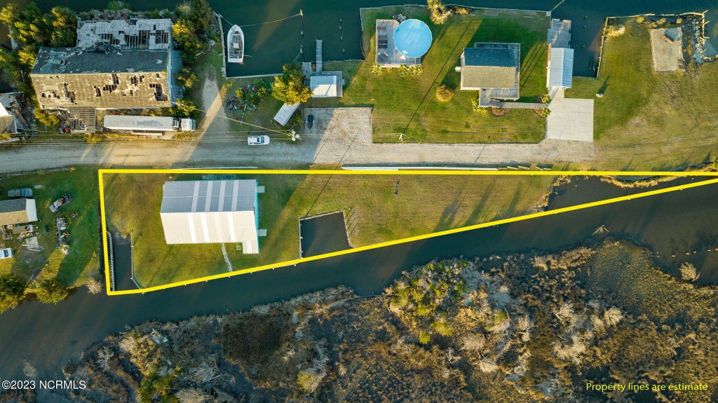 174 S Harbor Dr, Davis, NC 28524