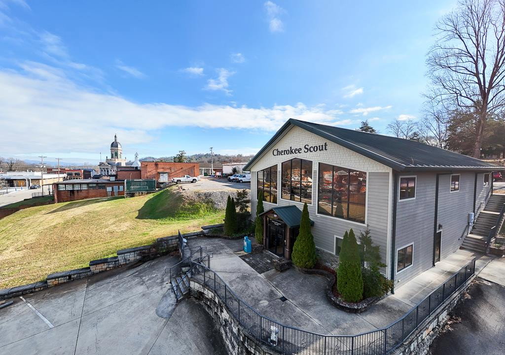 89 Sycamore St, Murphy, NC 28906