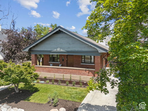 listing main photo