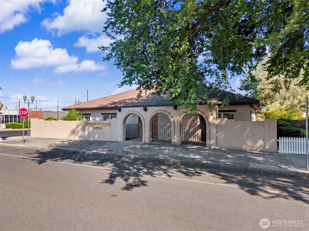 56 C St NW, Ephrata, WA 98823