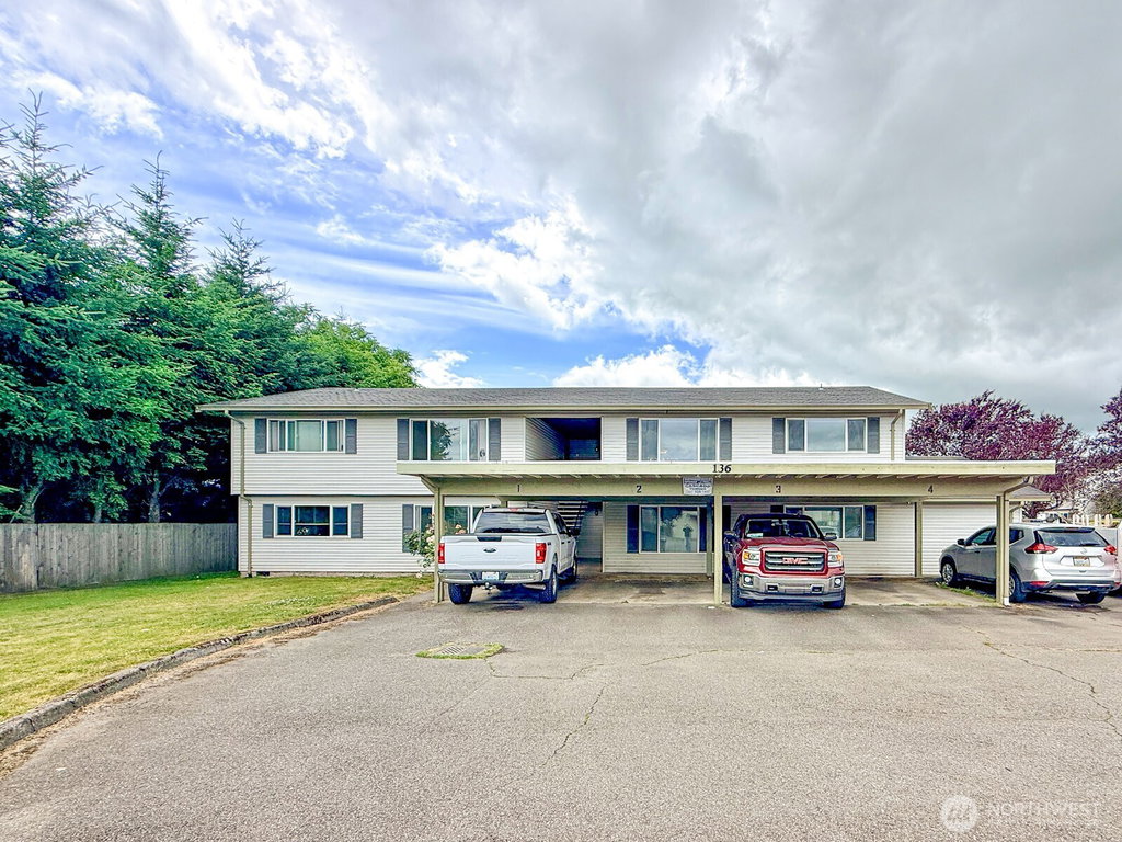 136 Mckean Ct, Enumclaw, WA 98022