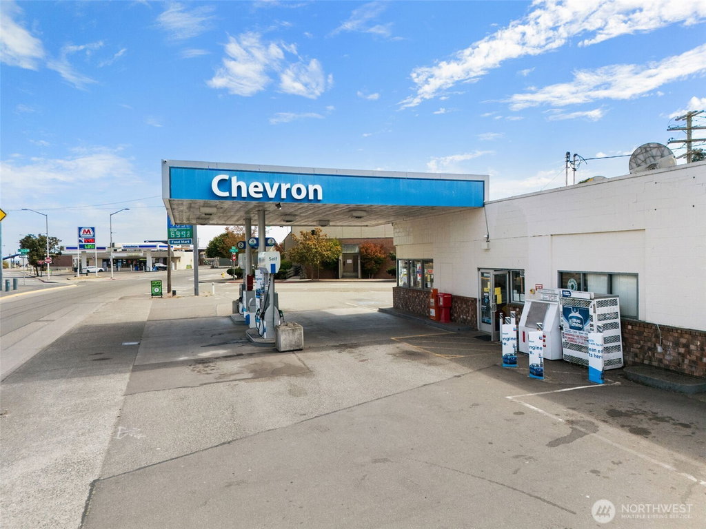 402 Marine Dr, Port Angeles, WA 98363