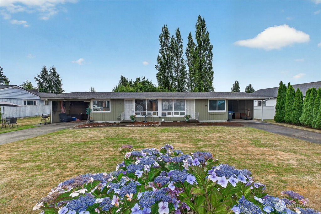 541 D St, Blaine, WA 98230