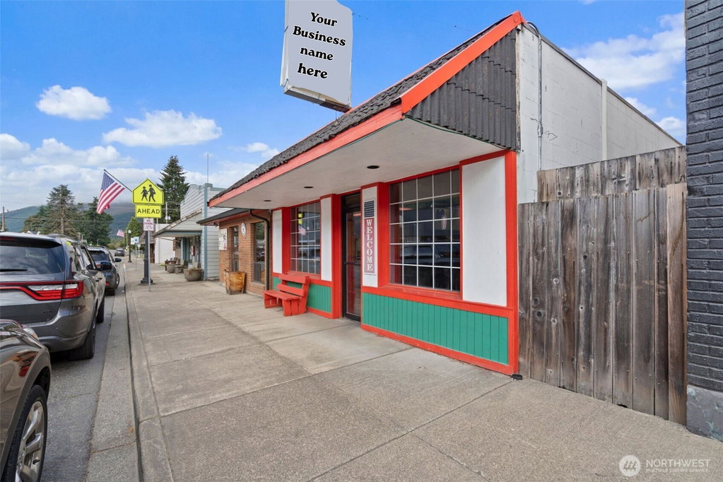 216 Main Ave, Morton, WA 98356