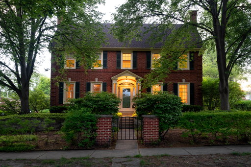 listing main photo