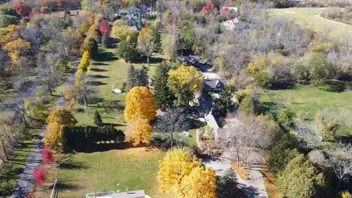 N2025 Oak Bluffs Rd, Fontana, WI 53125