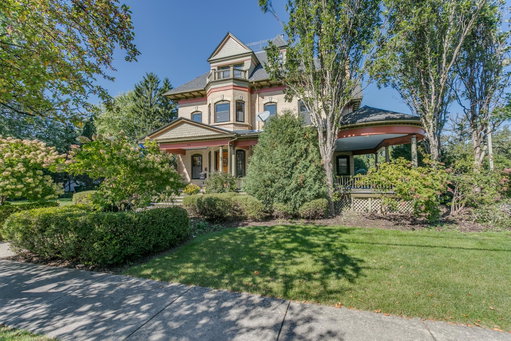 listing main photo