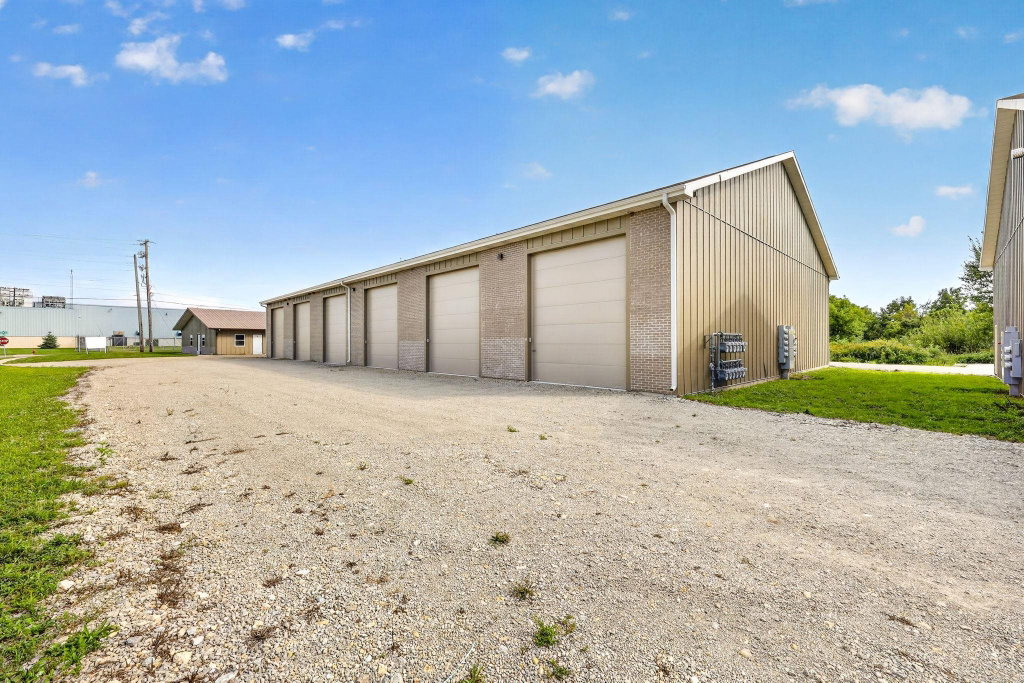 730 Jefferson St, Lake Mills, WI 53551