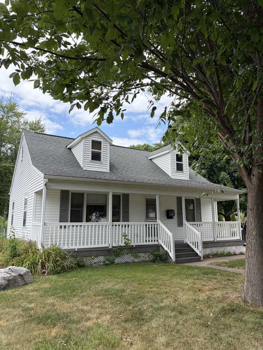 listing main photo