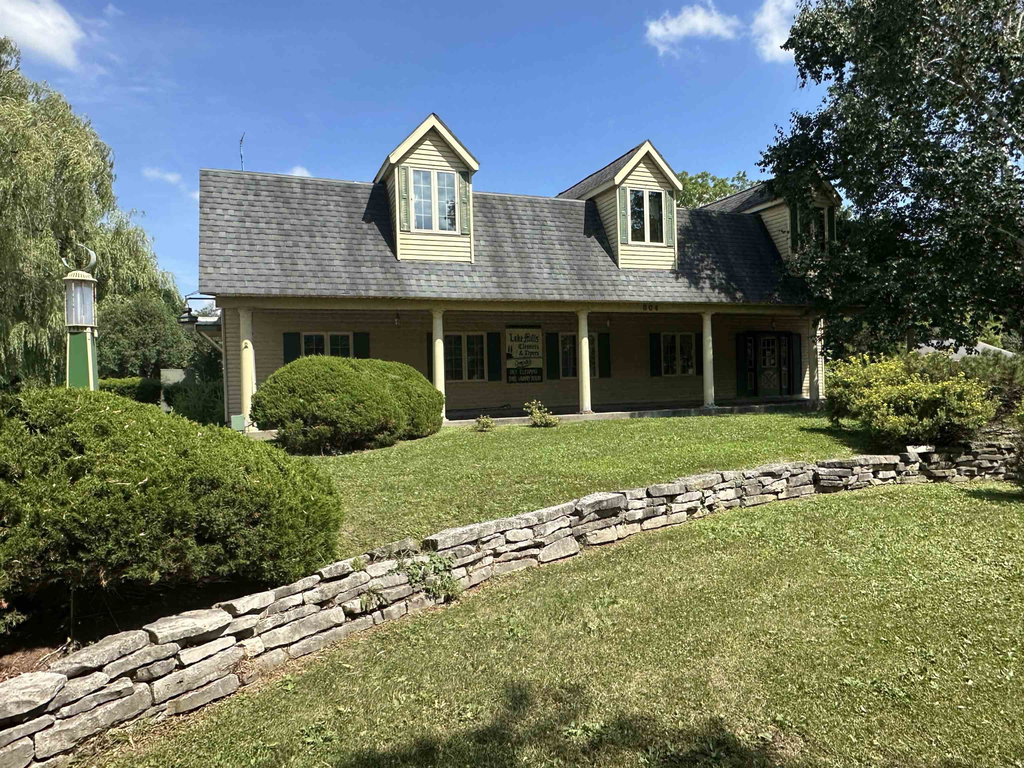 804 N Main St, Lake Mills, WI 53551