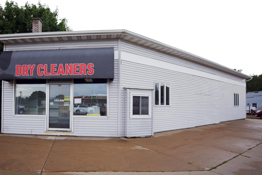 735 W Main St, Waupun, WI 53963
