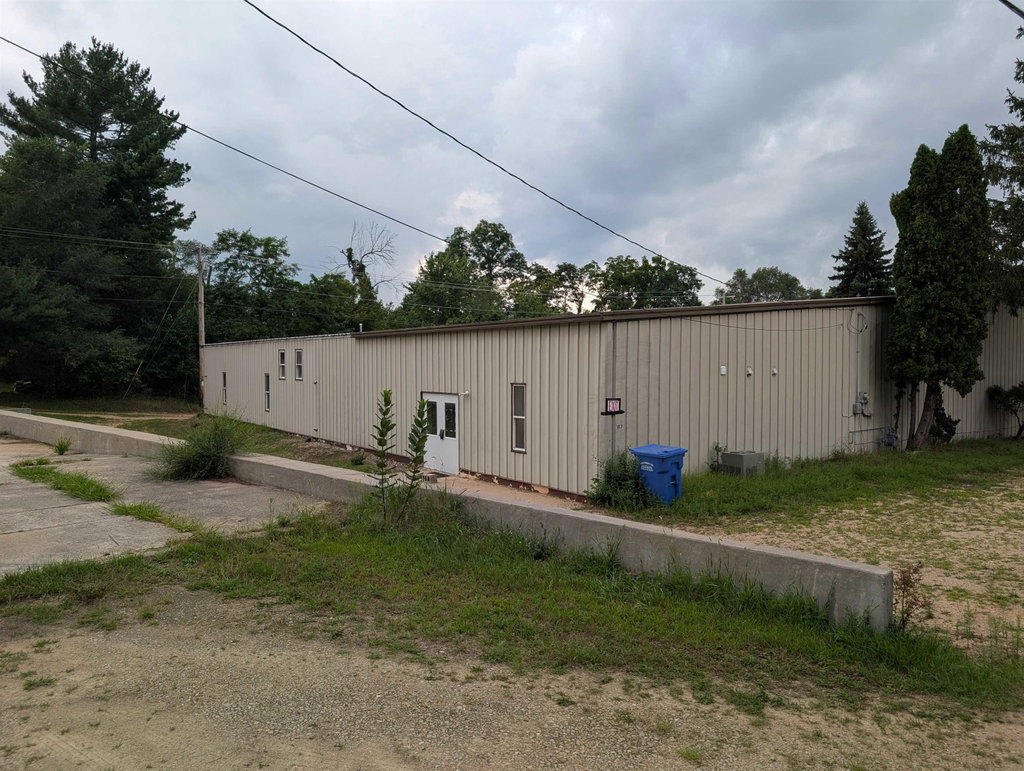 107 N Main St, Pardeeville, WI 53954