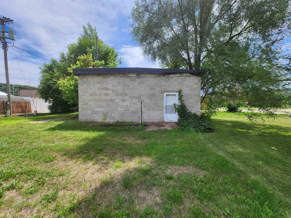 207 Exchange St, Blue River, WI 53518