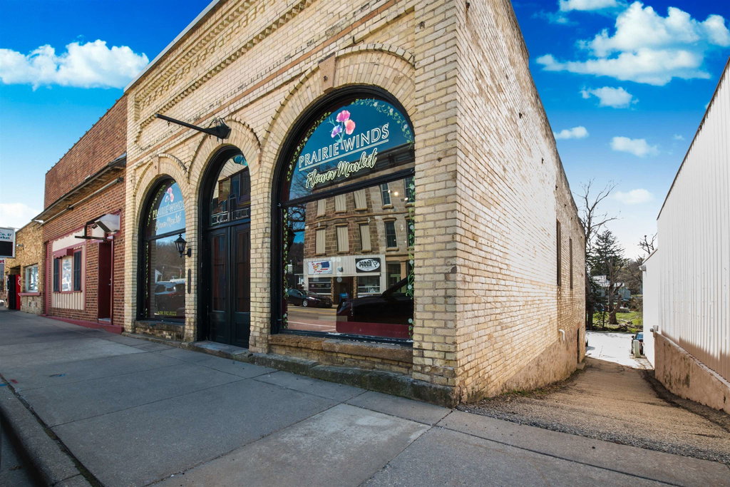 146 S Main St, Lodi, WI 53555