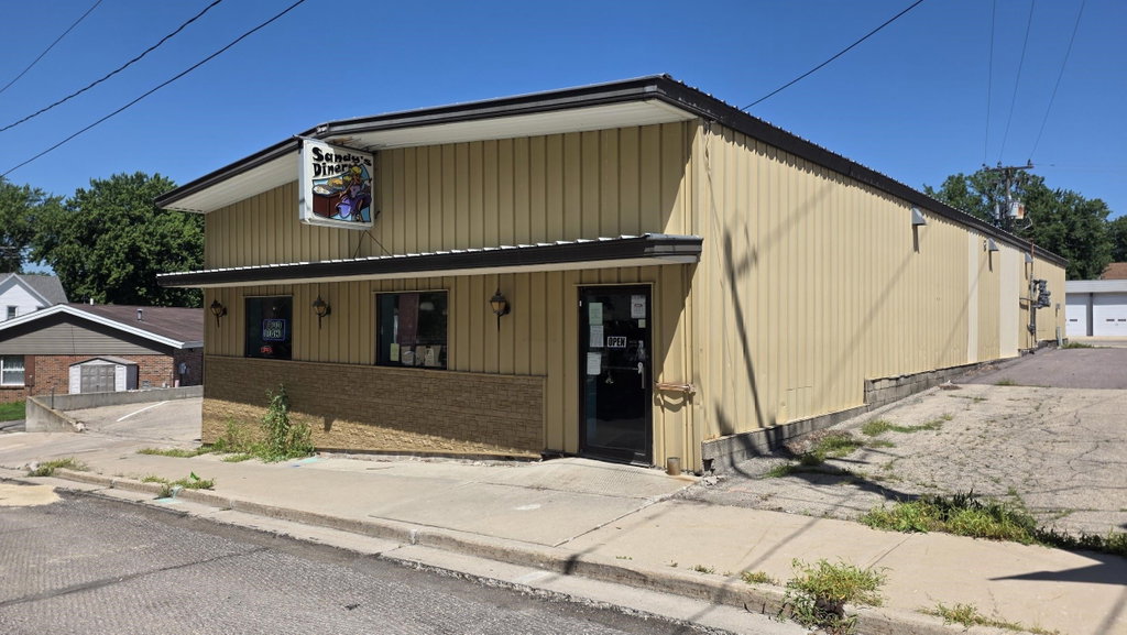 51 W Water St, Markesan, WI 53946