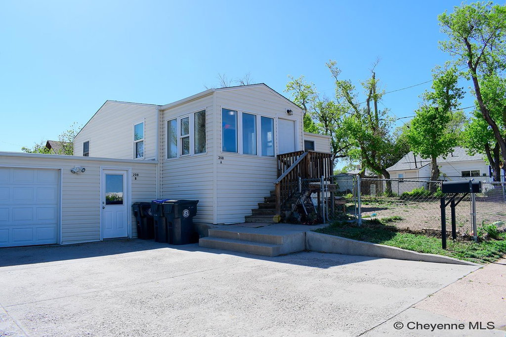 208 Russell Ave, Cheyenne, WY 82007