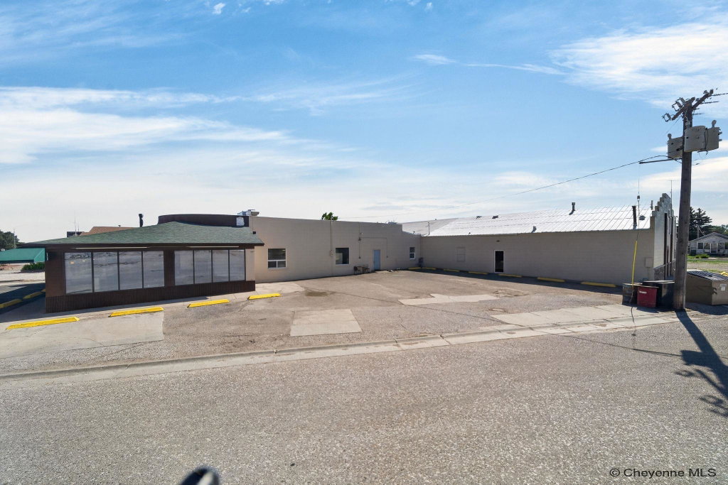 1558 Main St, Torrington, WY 82240