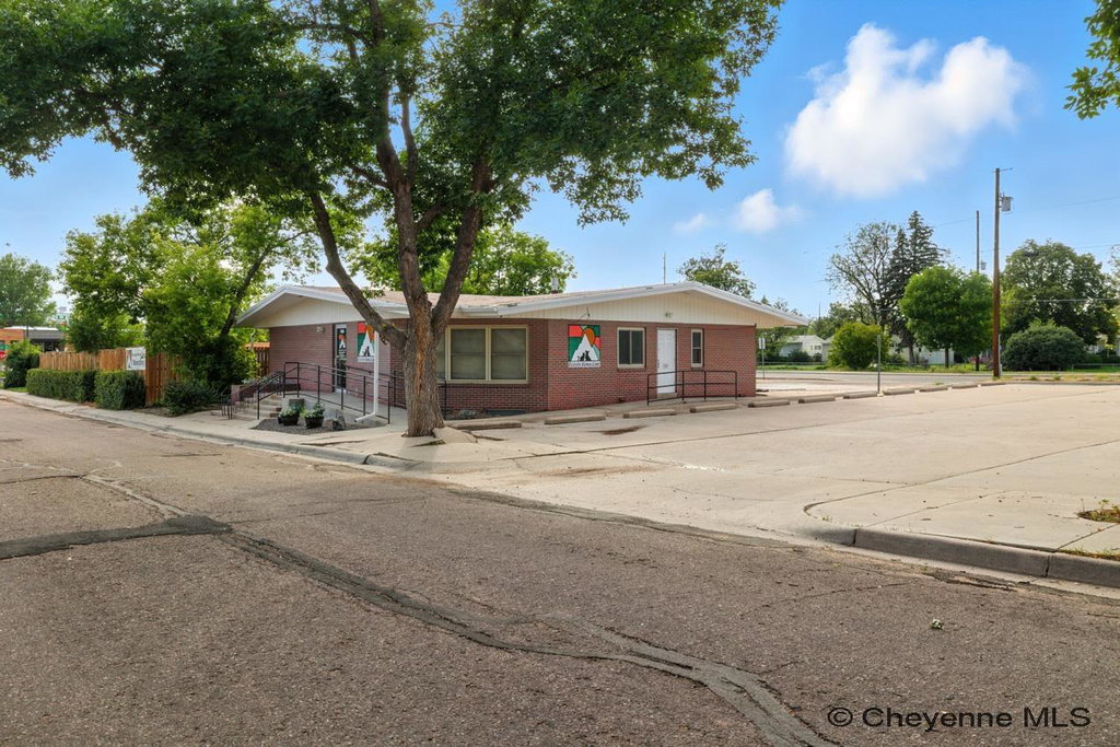 3116 Acacia Dr, Cheyenne, WY 82001