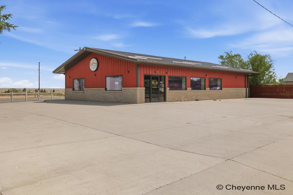 515 W 5 St, Pine Bluffs, WY 82082