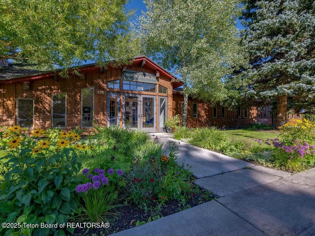 175 S King St, Jackson, WY 83001